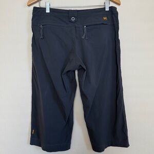 Lucy Women’s Walkabout Capri Pants Dark Gray activewear outdoor hiking Small